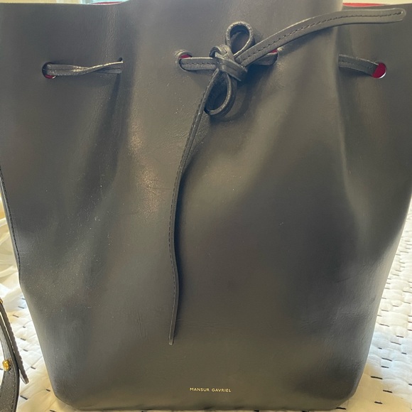 Mansur Gavriel large black bucket bag with red interior. - Picture 2 of 8